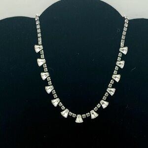 Unsigned Vintage white Rhinestone & Silver Necklace Very Good Condition